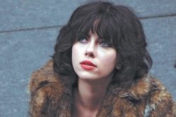 film_review_under_the_skin-1