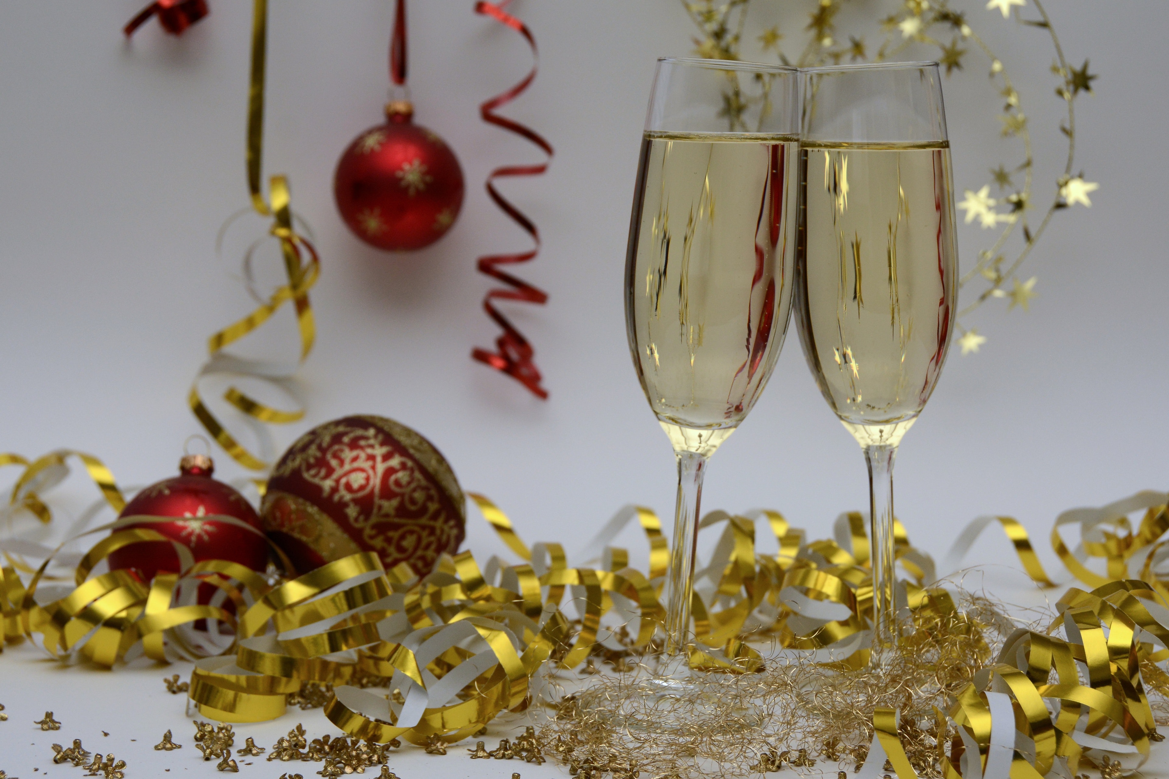 The Champagne-Drinker’s Guide to New Year’s Eve